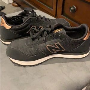 Black and rose gold new balance